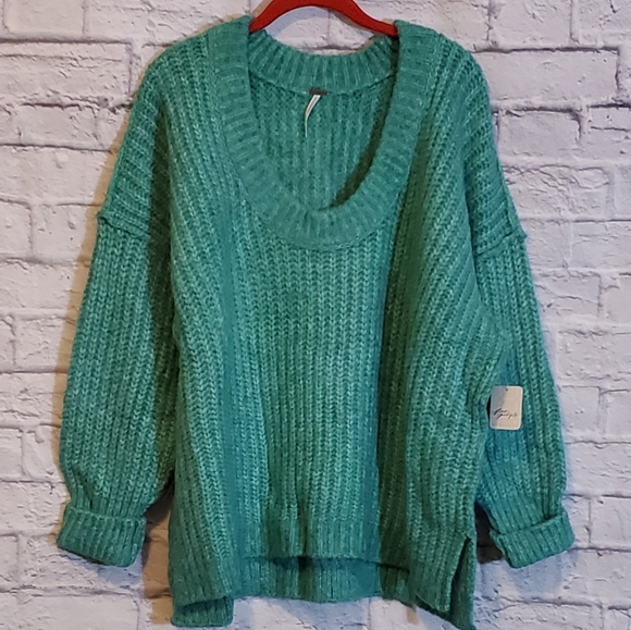 Free People Sweaters - ⭐🆕Free People Blue Bell Scoop Neck Cable Knit Oversized Sweater